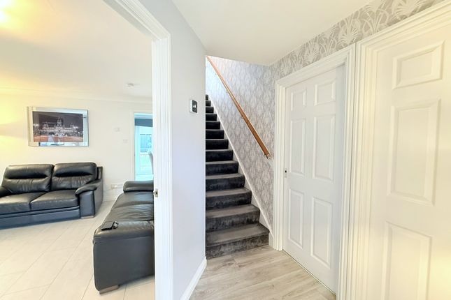 Foxdale drive , Bonnybridge  photo 3