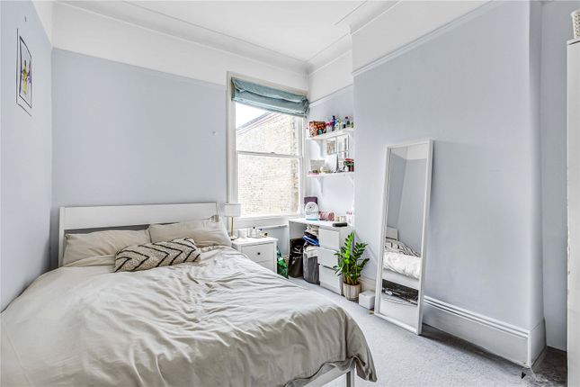 Terraced house for sale in Barcombe Avenue, London