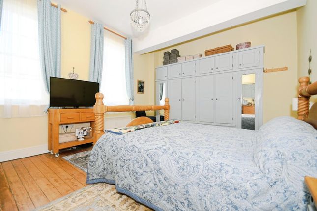 Bed 1 02.Jpg