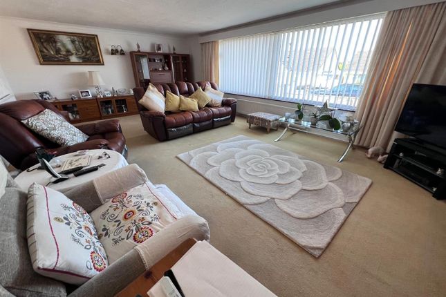 26, Clarendon Close, Gillingham photo 4