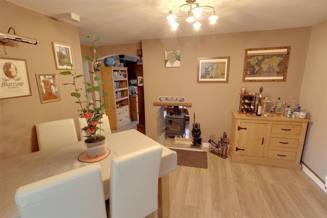 56, Glebe Road, Newent photo 4