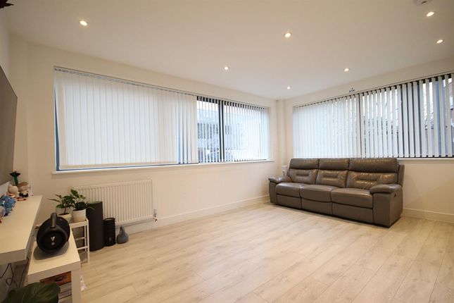 Apartment 12 Maiden House, Vanwall Road, Maidenhead photo 2