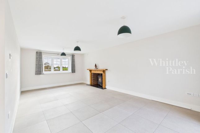 1 Alia Way,The Chestnuts, Diss photo 2