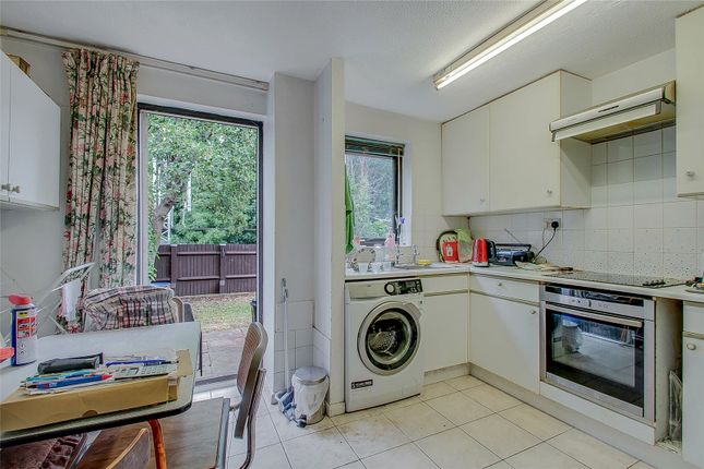 46, Wedmore Gardens, London photo 4