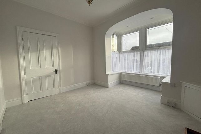 25, Havard Road, Llanelli photo 4