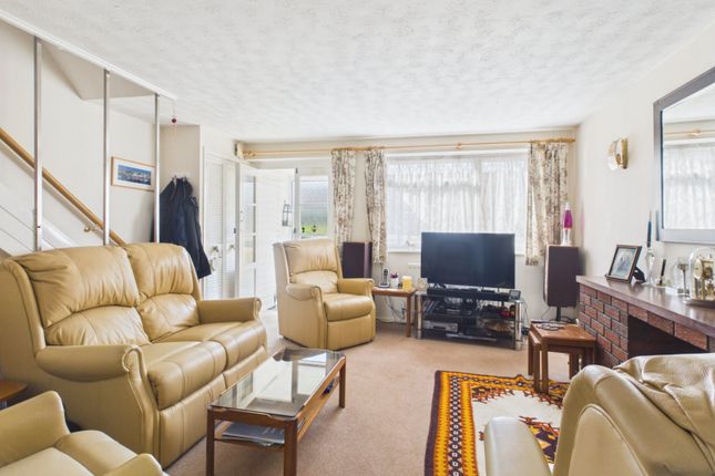 37, Ash Lane, Windsor photo 3