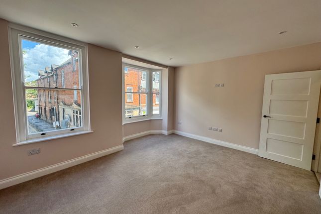 Flat 1, 51A High Street, Budleigh Salterton photo 3
