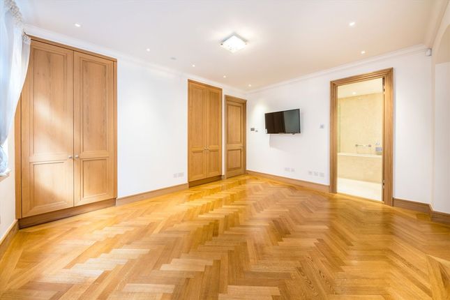 Flat 1, 19, Green Street, London photo 4