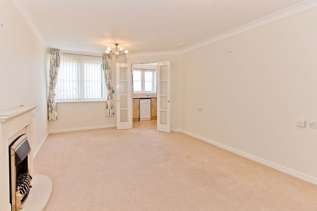 Property for sale in 2 Bedroom Third Floor Retirement Flat, Medway Wharf Road, Tonbridge