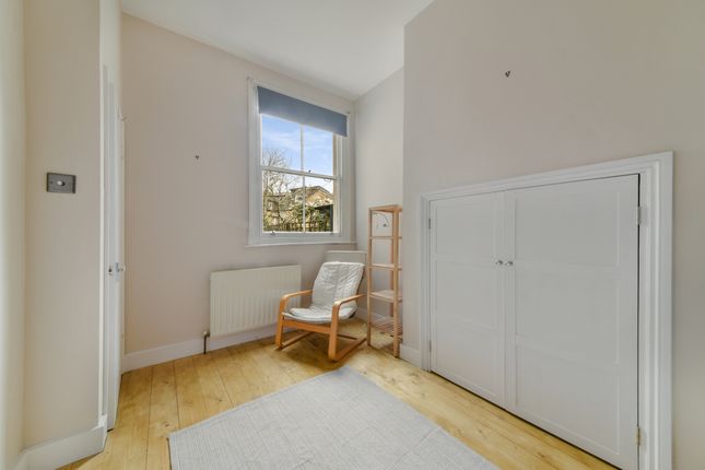 39a, Red Post Hill, London photo 4