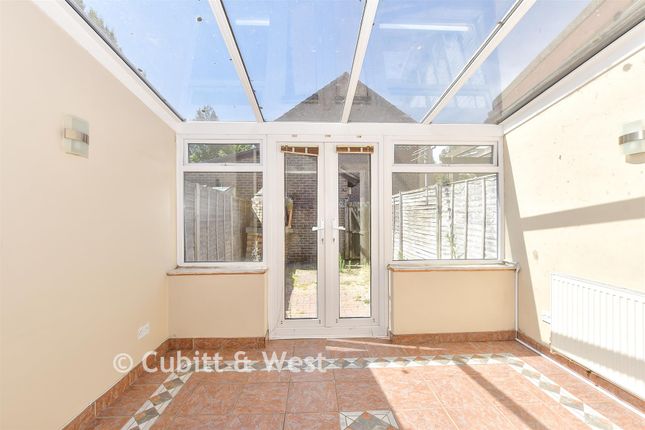 40, Castle Rise, Uckfield photo 3