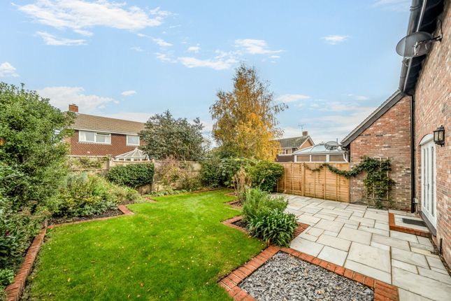 3 Blakeney Close, Chichester photo 3