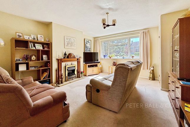 15, Caernarvon Close, Gloucestershire photo 3