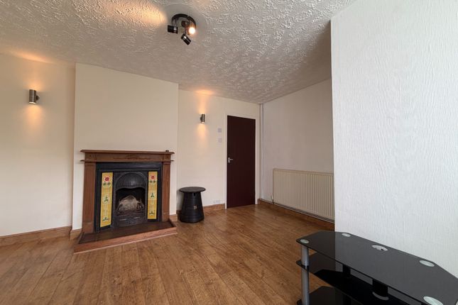 94, Rodgers Lane, Alfreton photo 3