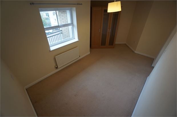 Flat to rent in Wallace Road, Mile End, Colchester, Essex.
