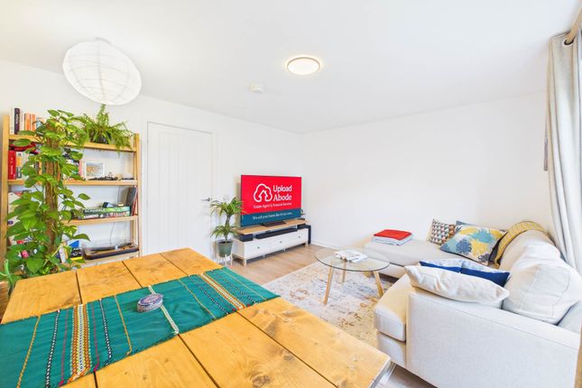 32, Skylark Gardens, Glasgow photo 4