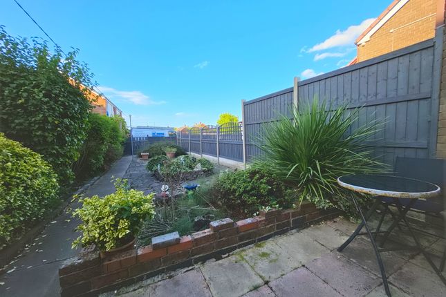 5, Farland Grove, Stoke-on-Trent photo 2