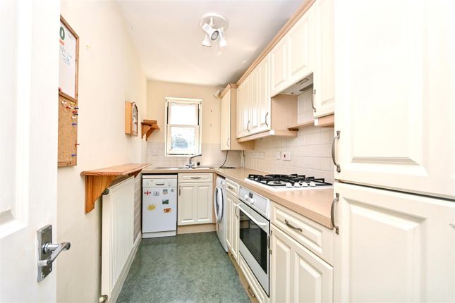 7, Badgers Court, 3 St. Johns Road, Eastbourne photo 4