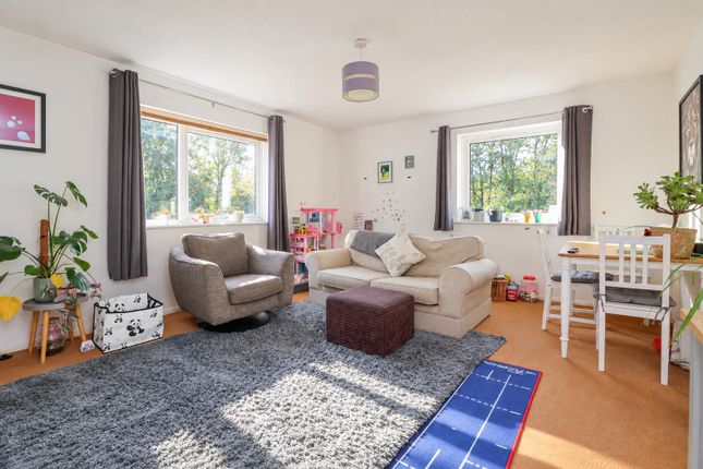 Arrancourt, Gilligan Close, Horsham photo 2