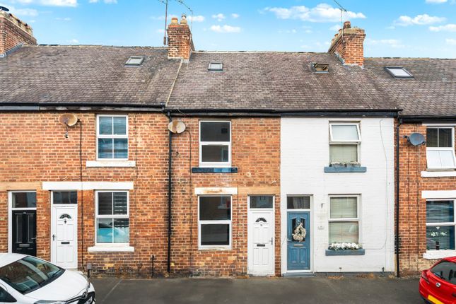 2 Bedroom Terraced in HG2 7PF