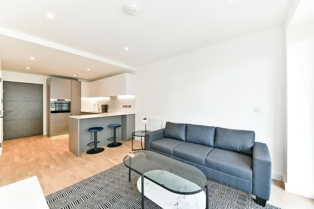 Flat 66 Arber House, 2 Greenleaf Walk, Southall photo 3