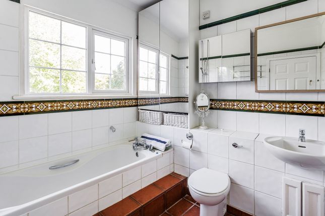 Family Bathroom.Jpg