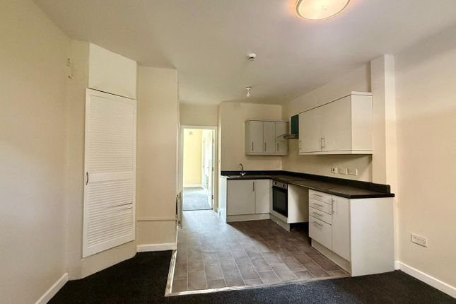 Flat 2, 81, Daisy Hill, Dewsbury photo 2