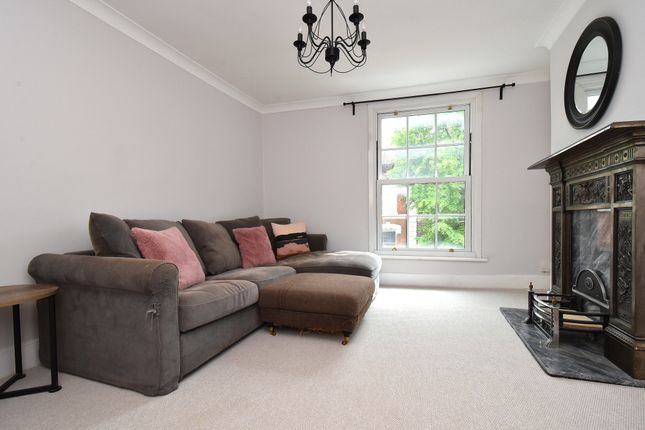 Flat to rent in The Village, Charlton, London