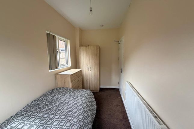 Roseleigh Road, Rednal, BIRMINGHAM photo 5