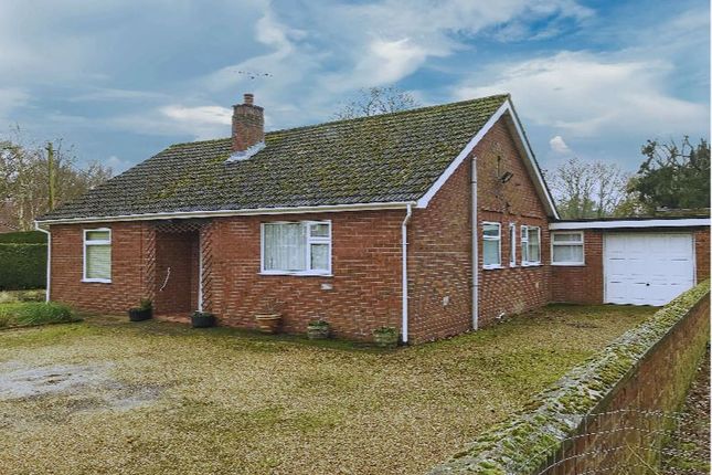 3-bed house on Grove End , Creake Road, Sculthorpe, £325,000