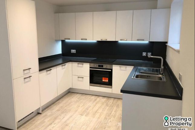 Flat to rent in The Pavilion, Lilys Walk, High Wycombe