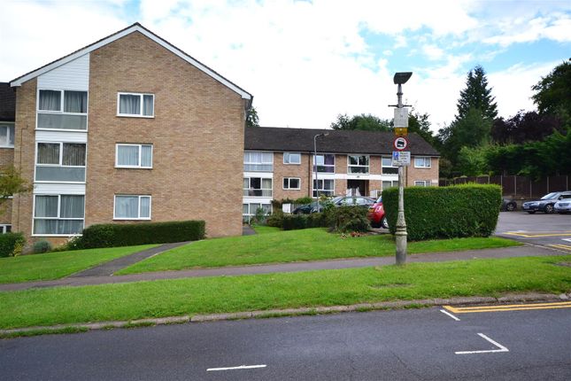 Thumbnail Flat to rent in Grenville Court, Blacketts Wood Drive, Chorleywood