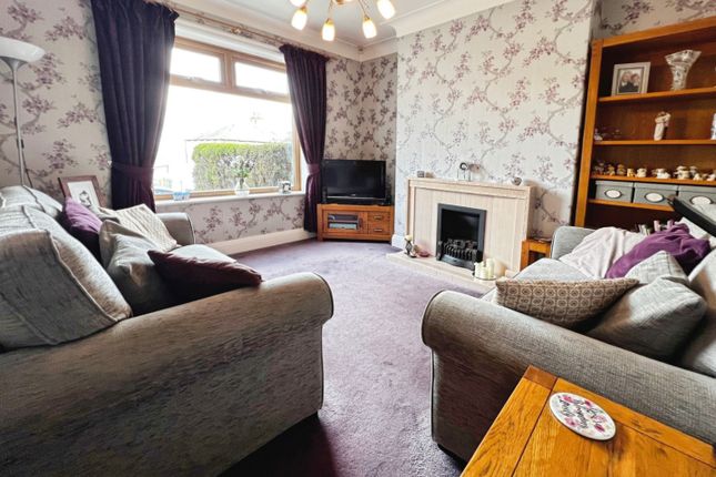 7, Blakehill Avenue, Bradford photo 4