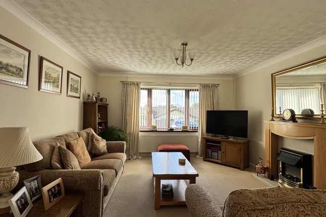 32, Woodlands Park, Ammanford photo 2
