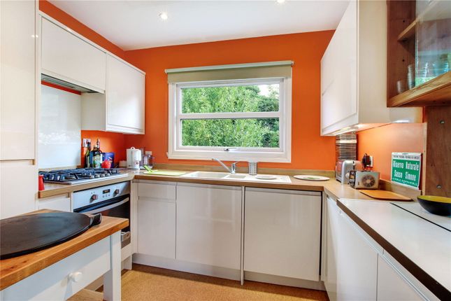 42, Knights Croft, Longfield photo 2