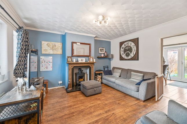 12 Queens Drive, Frodsham photo 3