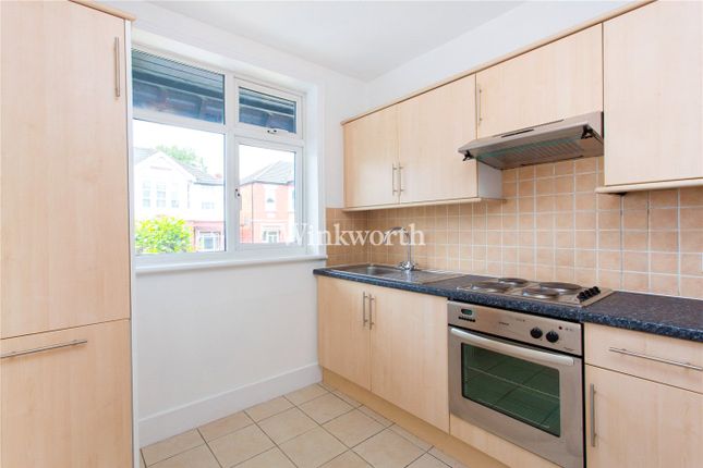 Thumbnail Maisonette to rent in Sevington Road, London