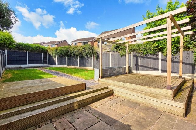 33 Walgrove Road, Chesterfield photo 2