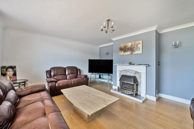 17 FRANKLIN AVENUE, Slough, Slough photo 2