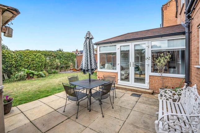 18, Holywell Avenue, Castleford photo 4