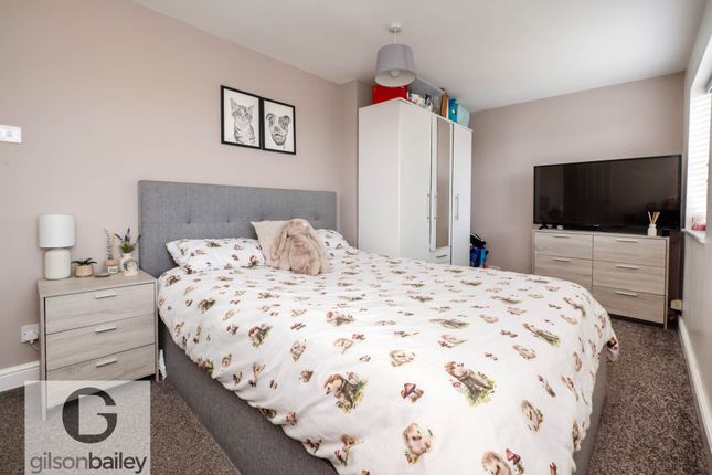 13, Clarendon Drive, Great Yarmouth photo 4