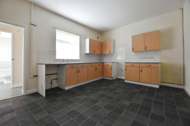 End terrace house for sale in Chester Grove, Albemarle Street, Hull