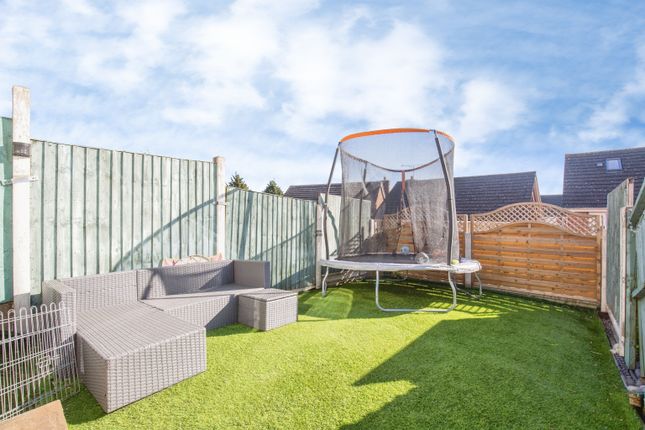 10, Ryders Hill Crescent, Warwickshire, CV10 9EW photo 2