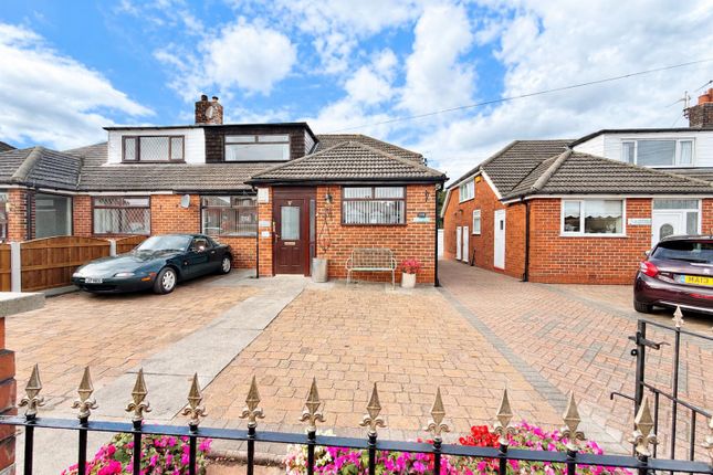 3-bed bungalow on 114, Broadway, Oldham, £330,000