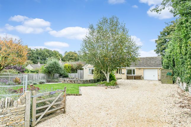 Thumbnail Detached bungalow to rent in Chatterpie Lane, Combe, Witney