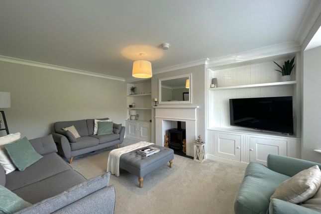 2, Rowan Crescent, West Yorkshire photo 4