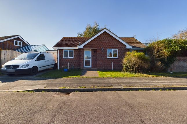 Thumbnail Bungalow for sale in Lyndhurst Close, Hayling Island