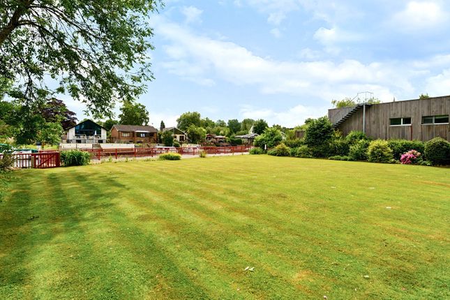 The Whim,, Hamm Court, Weybridge photo 4
