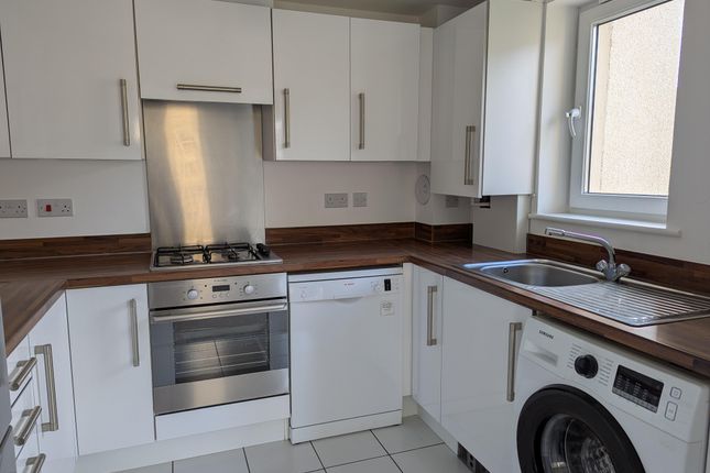 Flat F, 16 Saw Mill Court, Bonnyrigg, EH19 3GR, Bonnyrigg photo 4