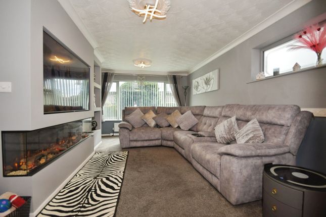 13, Lodge Walk,, Chesterfield photo 2